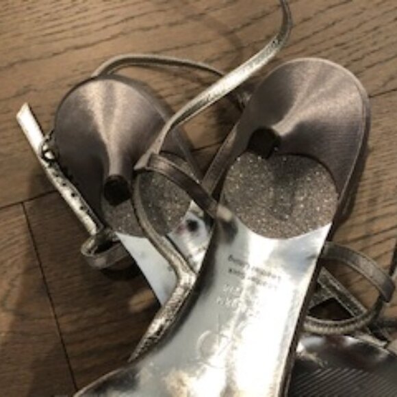 Adrianna Papell  3" Hi Heel Sandals w Rhinestone Pewter Silver Sz 9.5M NWOT - Picture 4 of 4